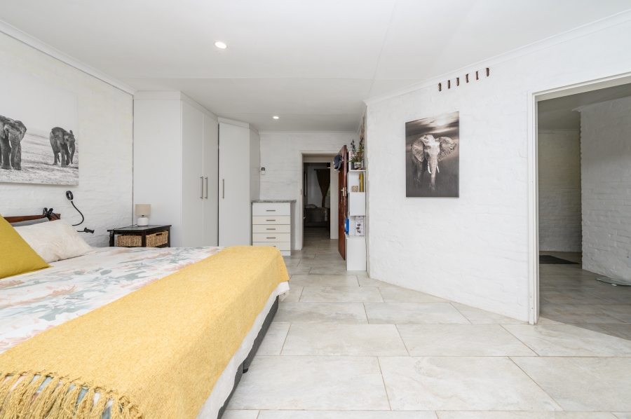 6 Bedroom Property for Sale in Linkside Eastern Cape